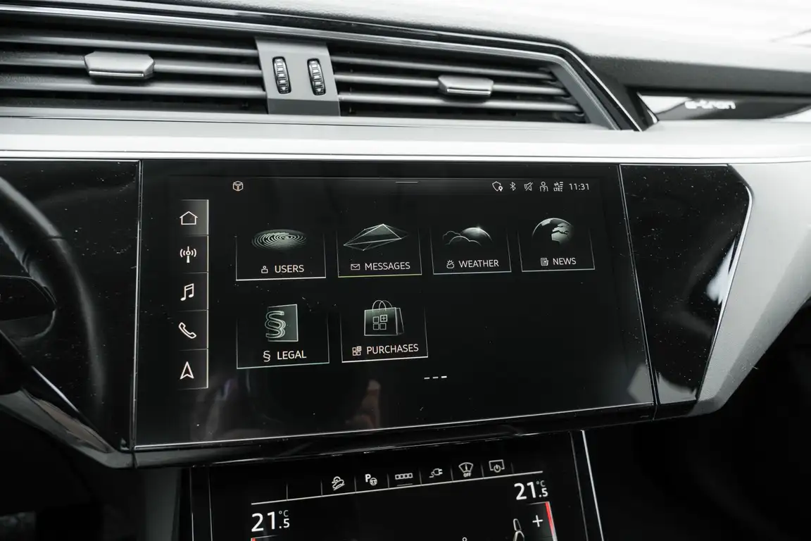 AUDI E-TRON