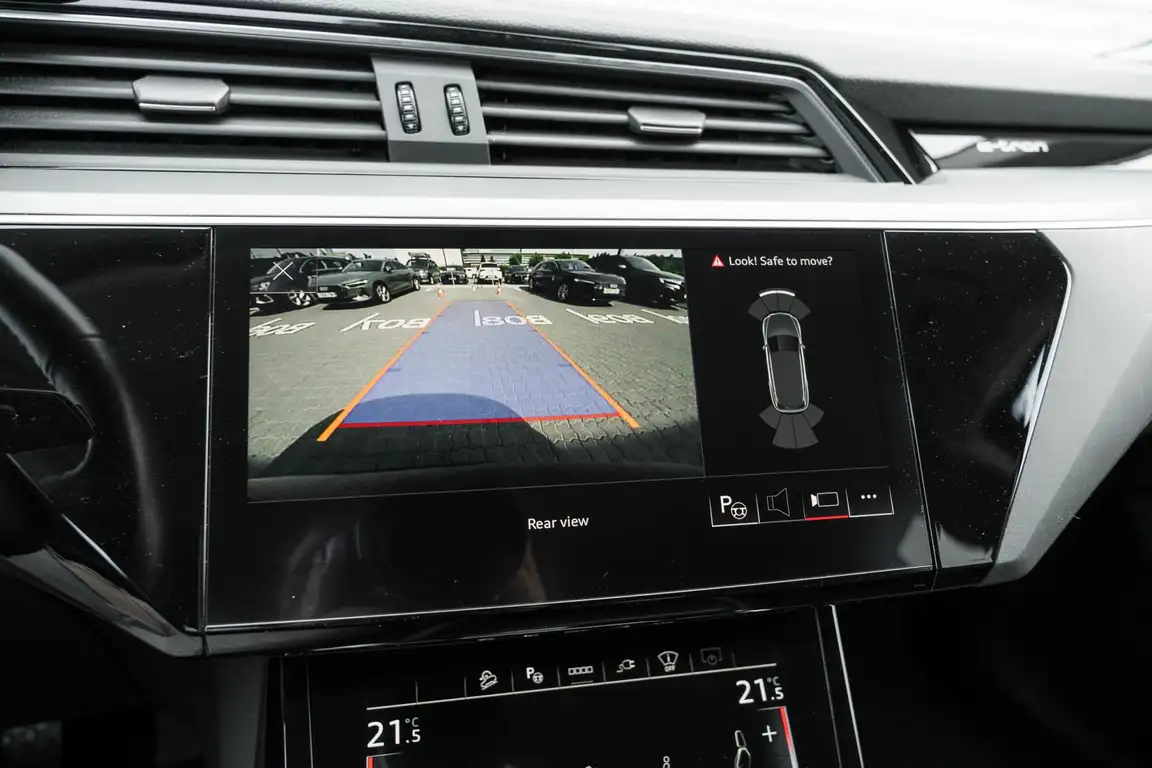 AUDI E-TRON