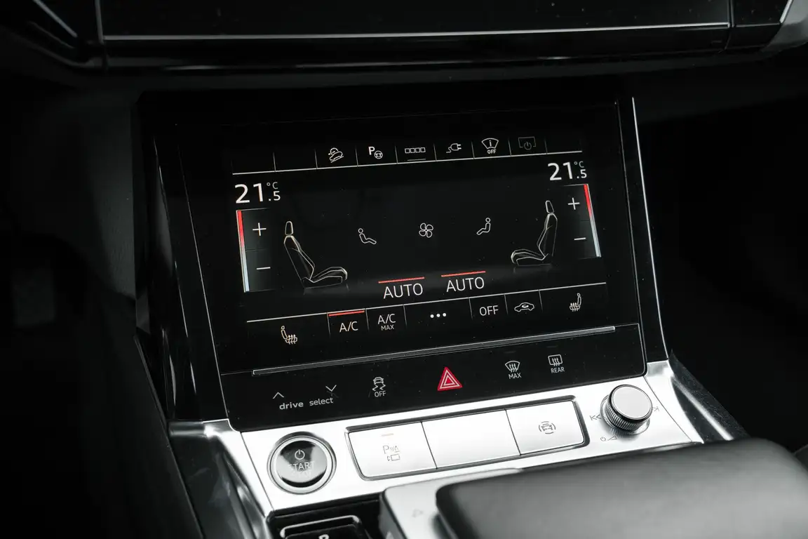 AUDI E-TRON