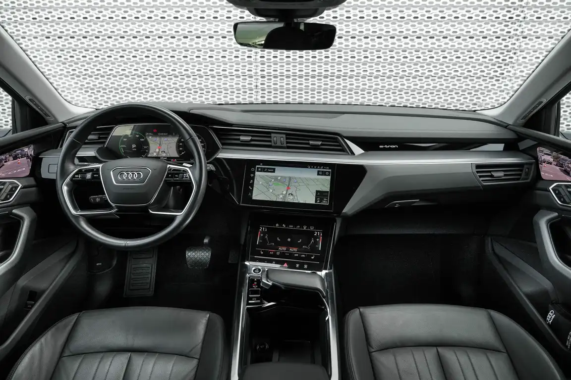 AUDI E-TRON