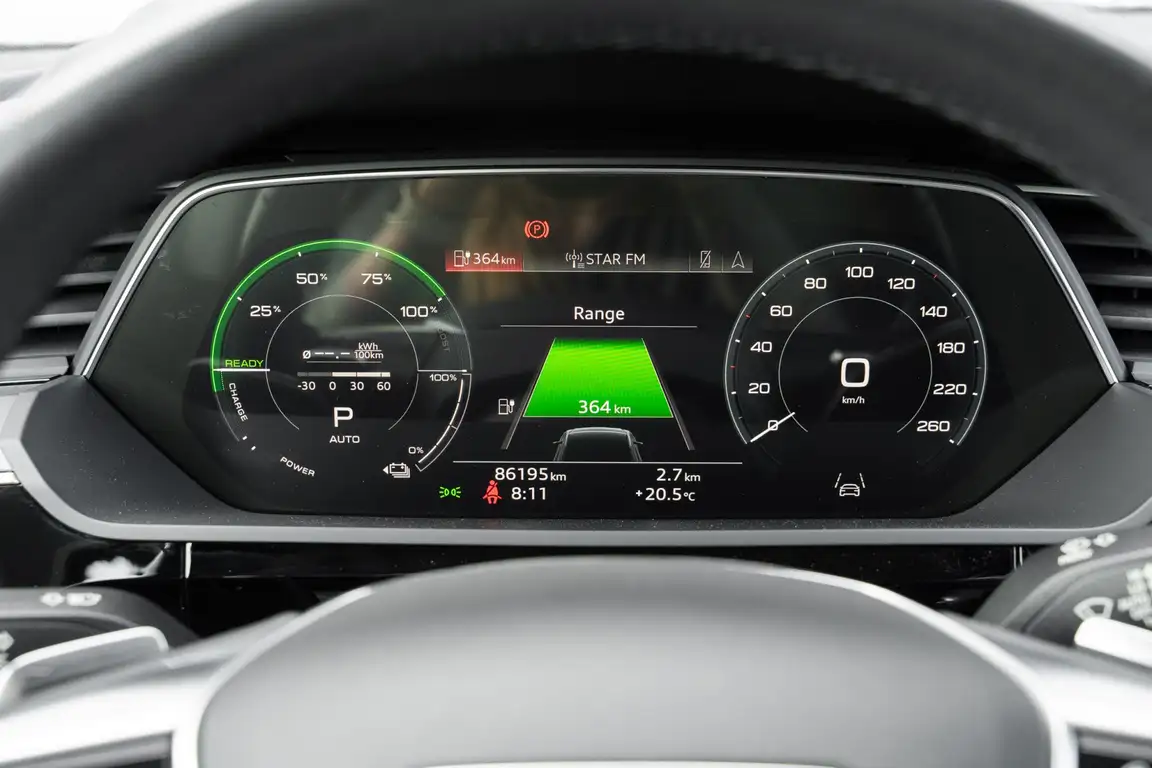 AUDI E-TRON