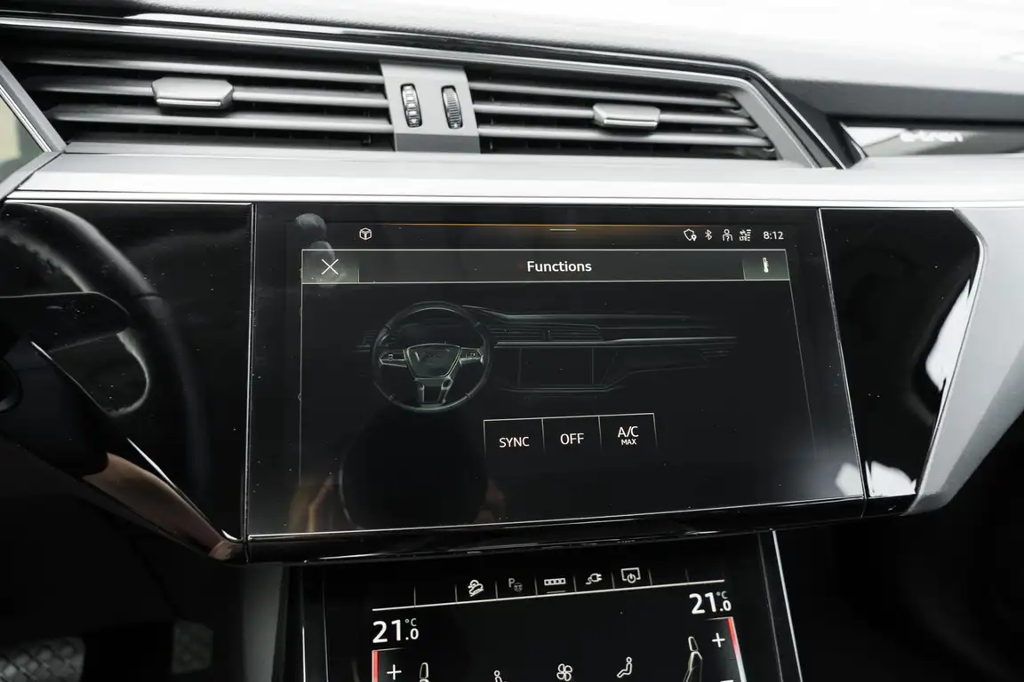 AUDI E-TRON