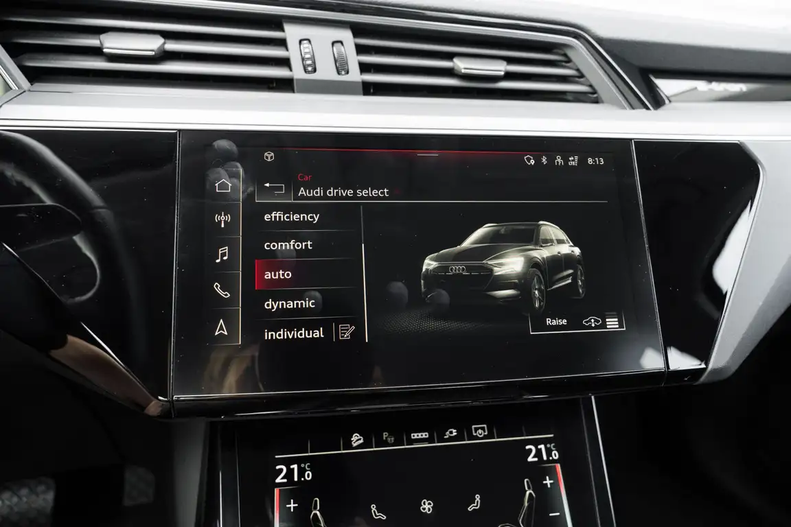 AUDI E-TRON