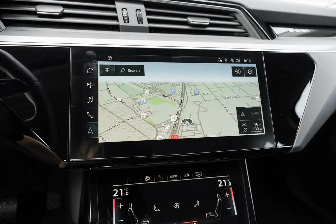 AUDI E-TRON