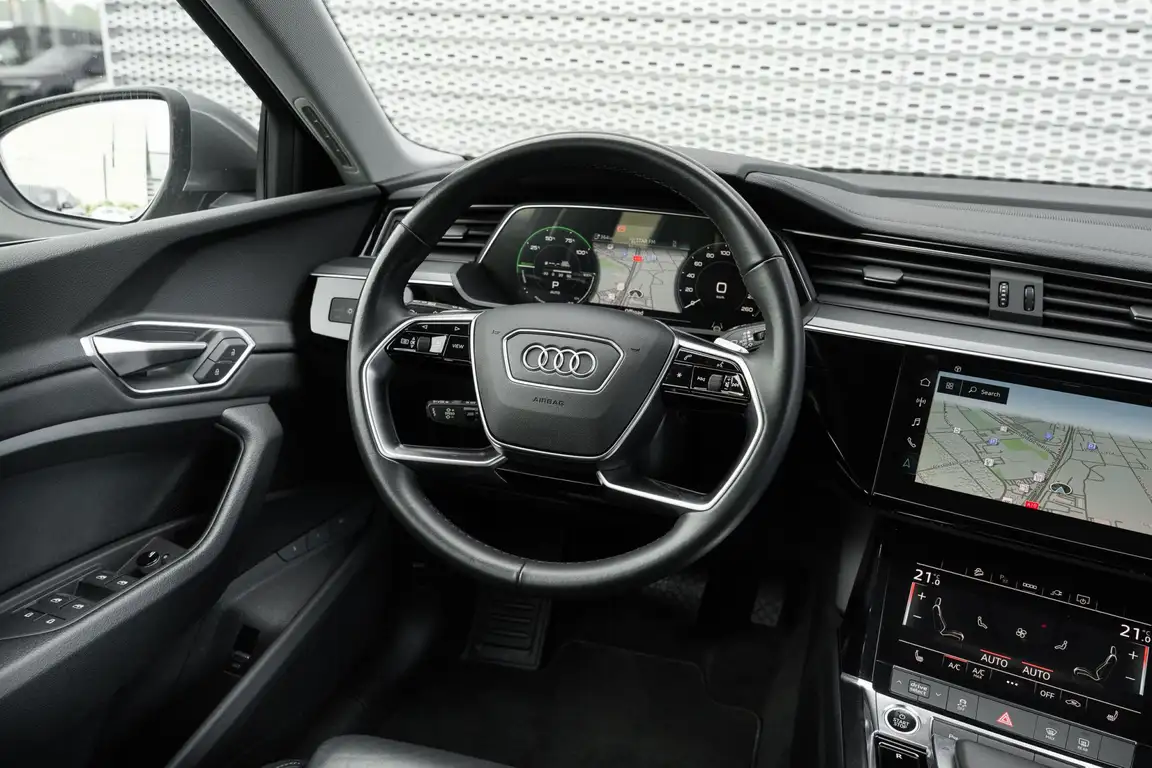 AUDI E-TRON