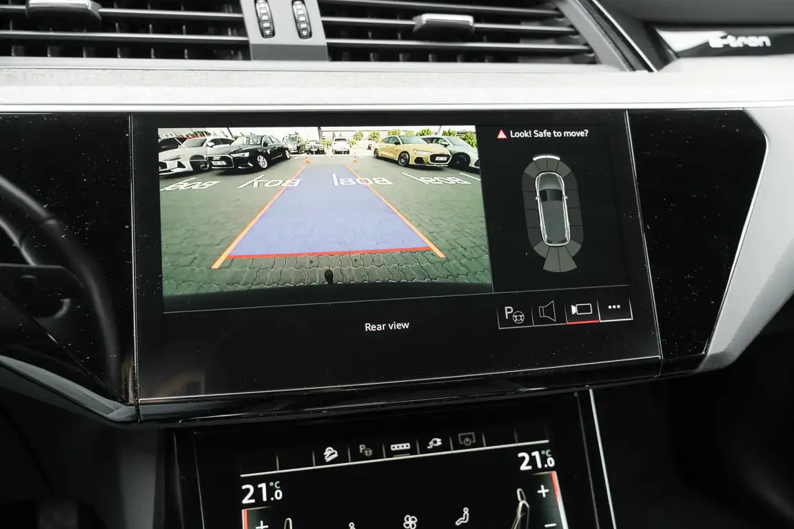 AUDI E-TRON