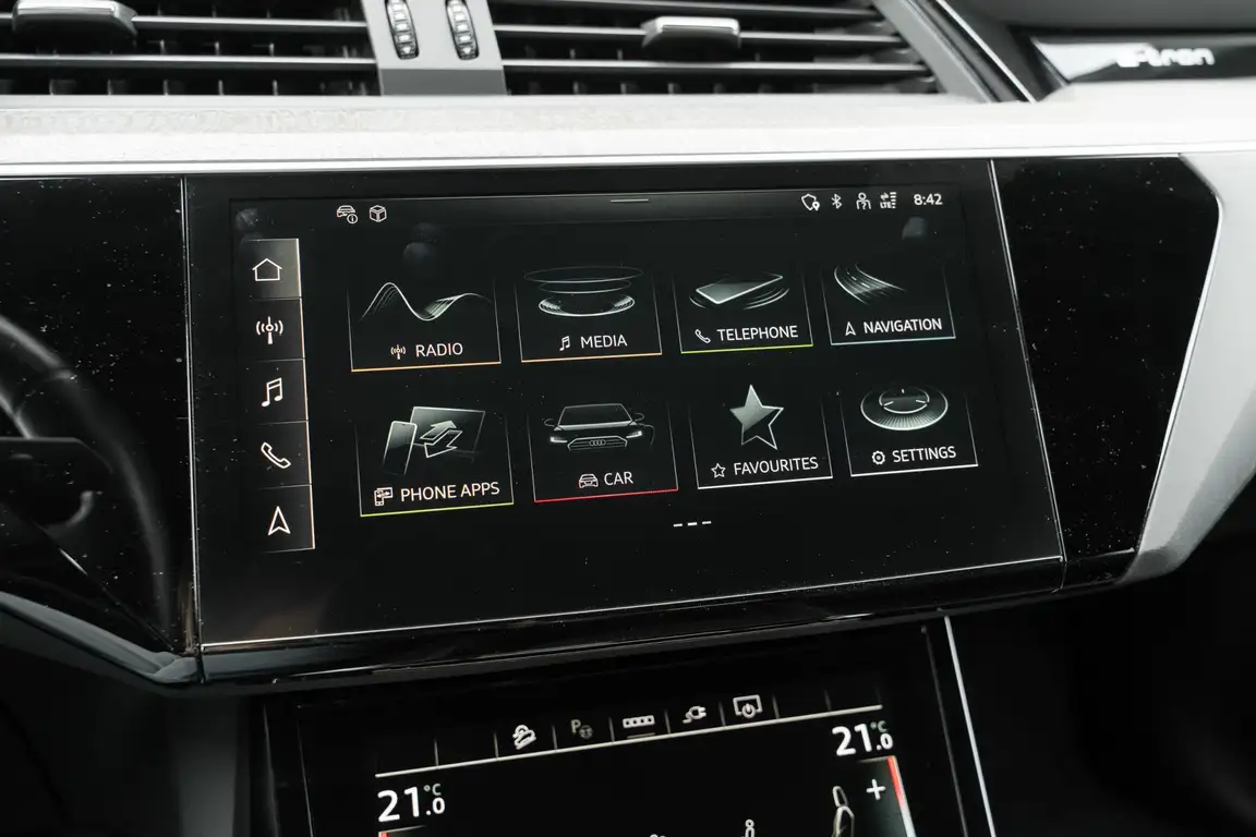 AUDI E-TRON
