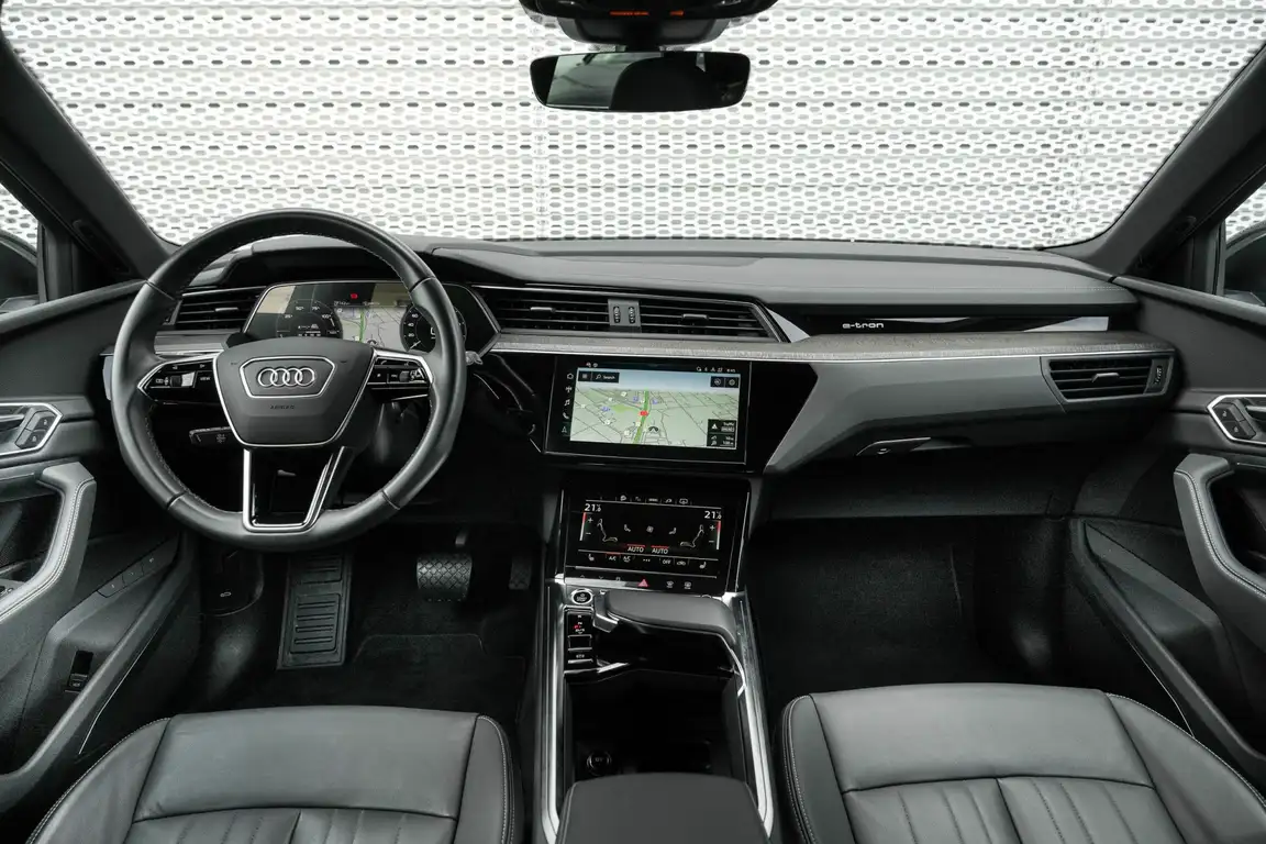 AUDI E-TRON