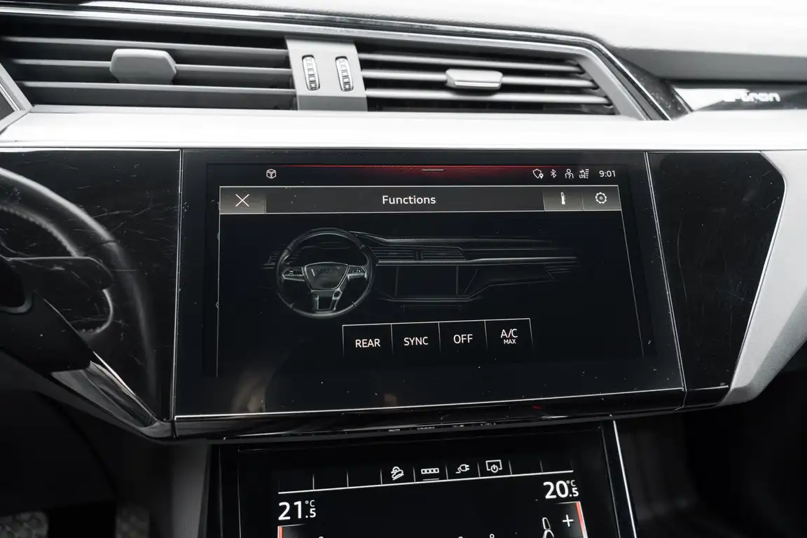 AUDI E-TRON
