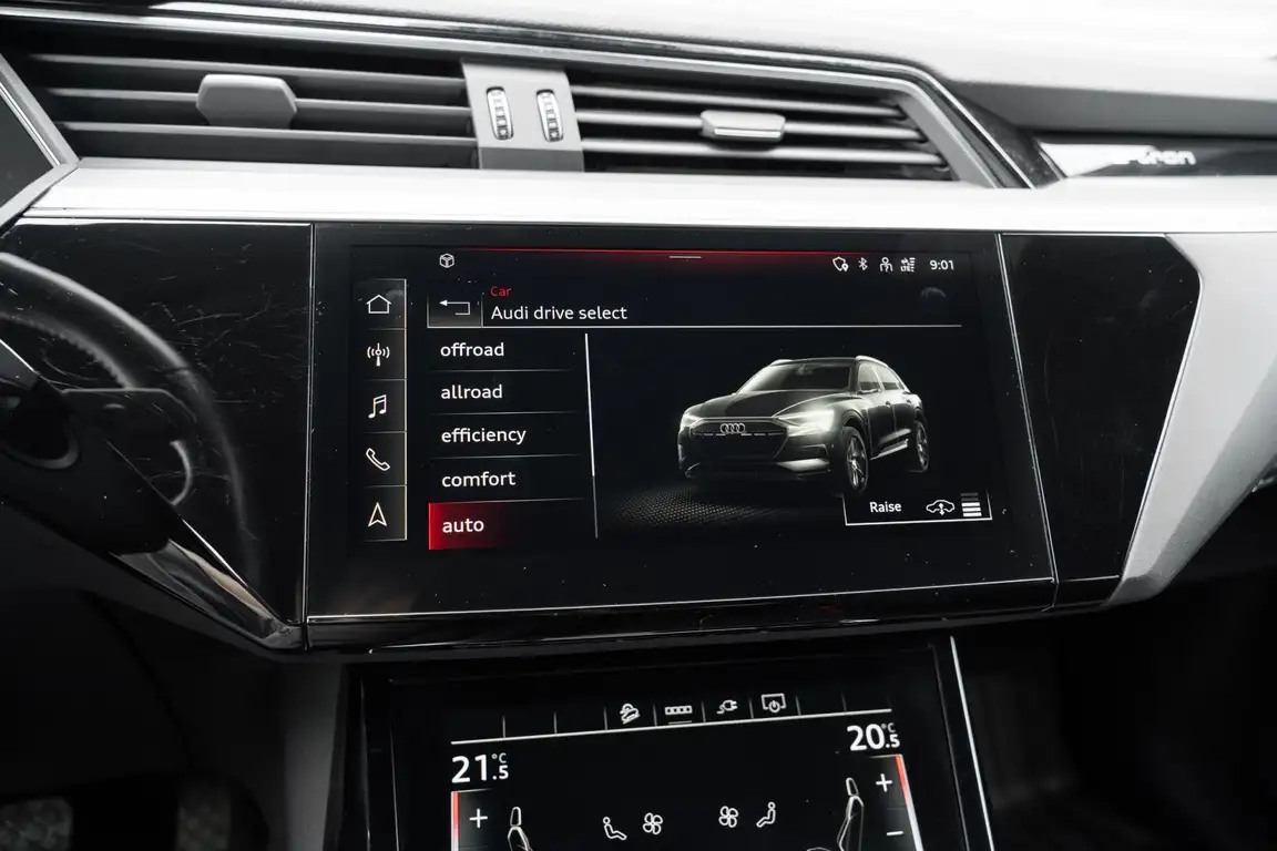 AUDI E-TRON