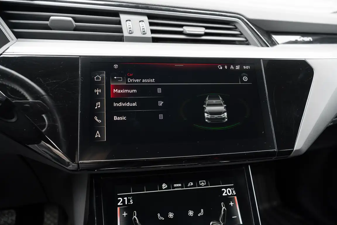 AUDI E-TRON