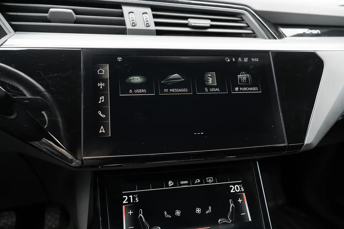 AUDI E-TRON