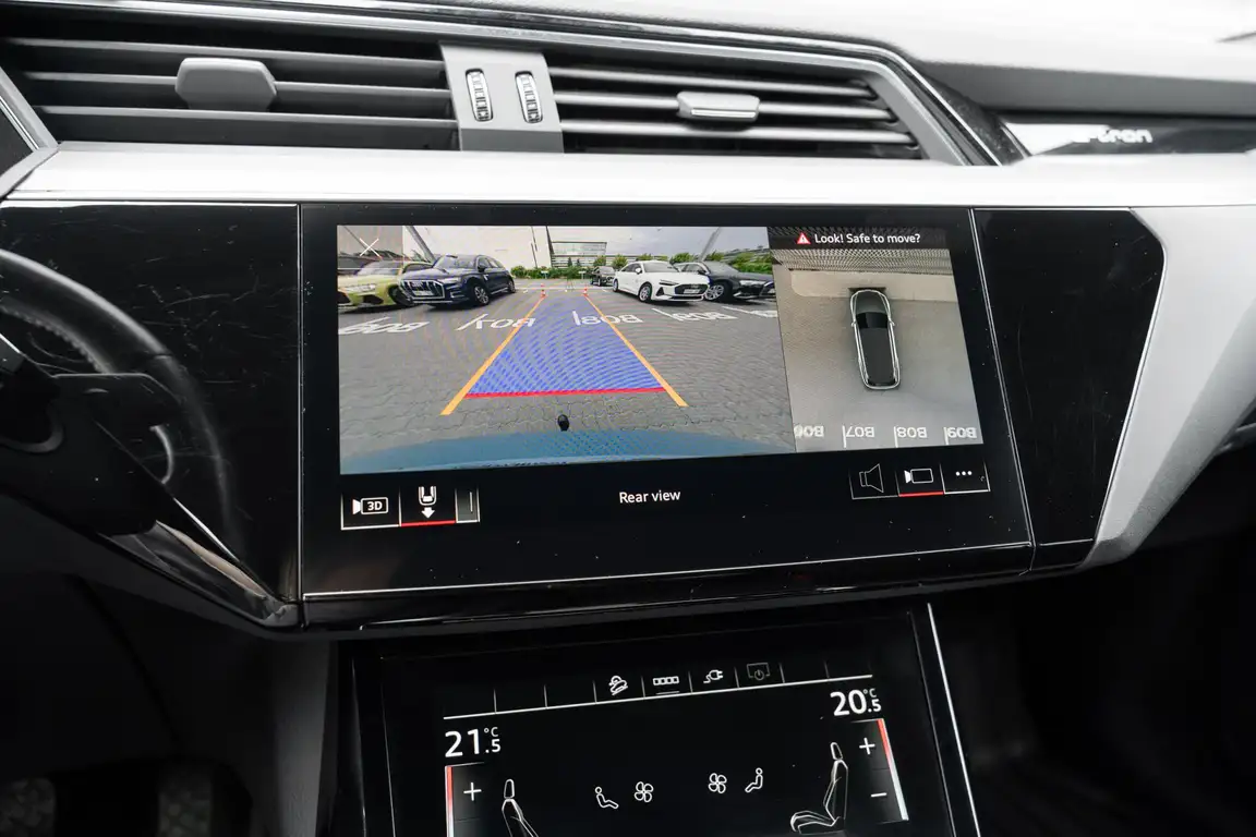 AUDI E-TRON