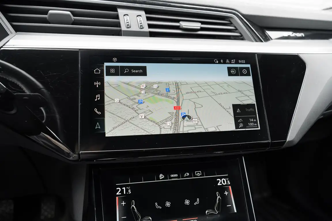 AUDI E-TRON
