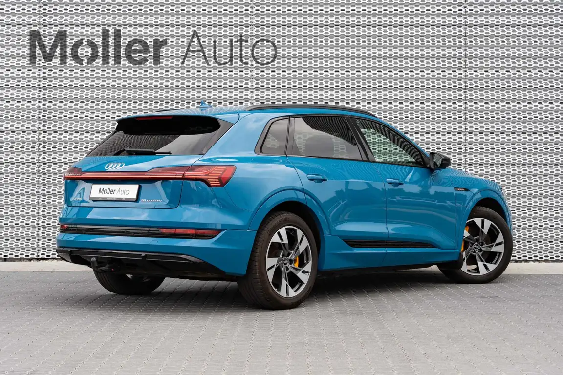AUDI E-TRON