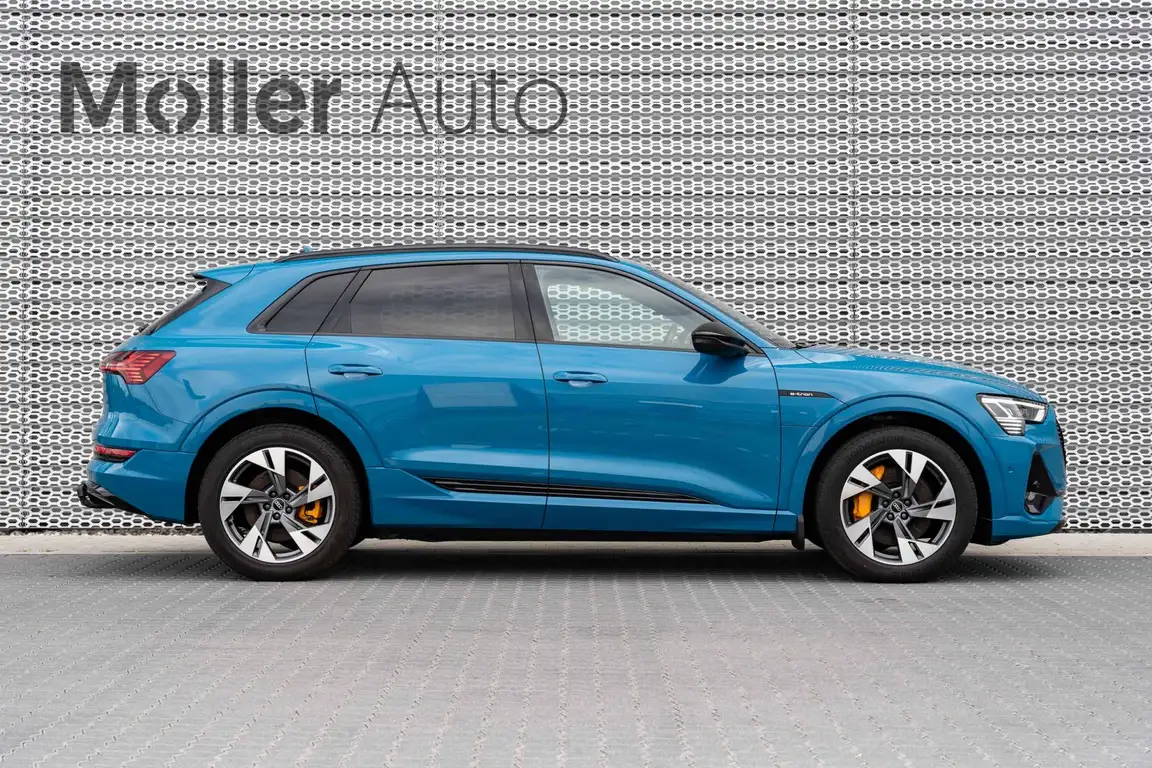 AUDI E-TRON