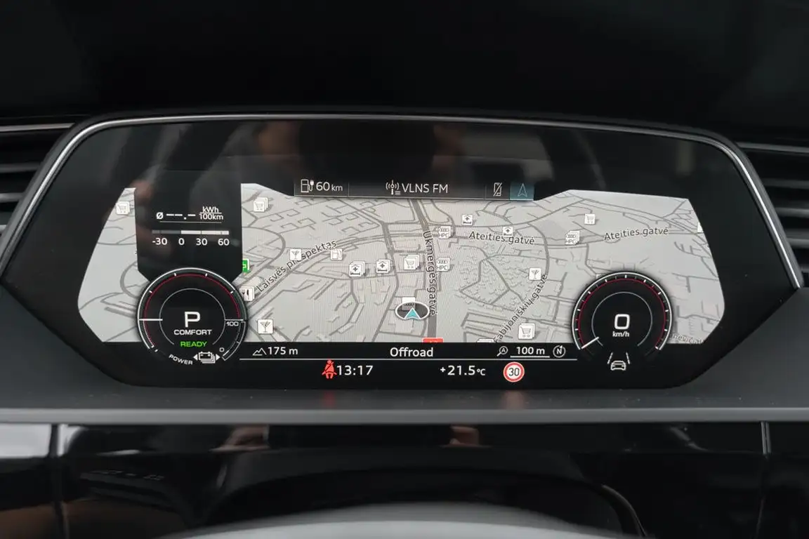 AUDI E-TRON
