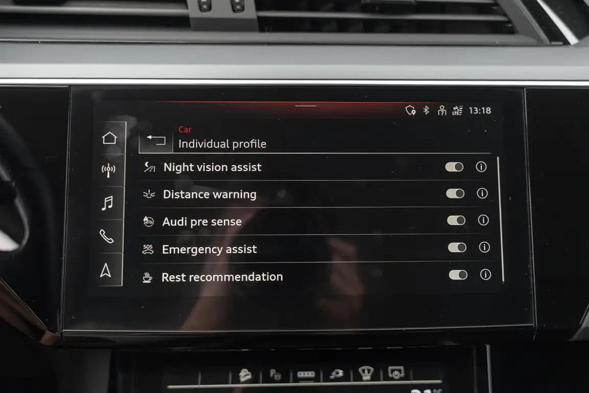 AUDI E-TRON