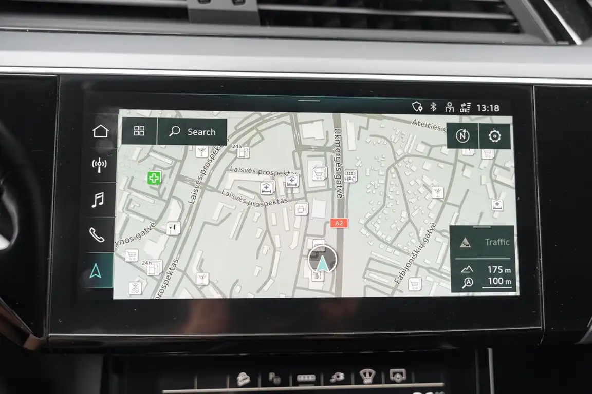 AUDI E-TRON