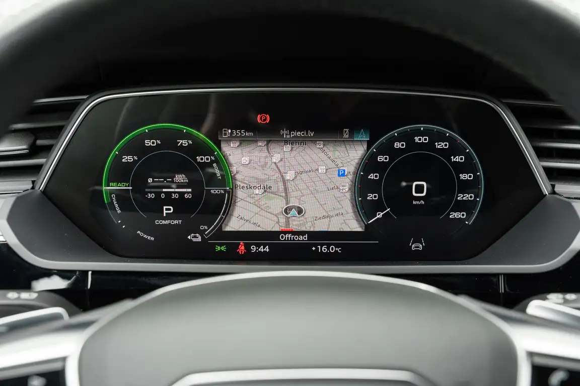 AUDI E-TRON