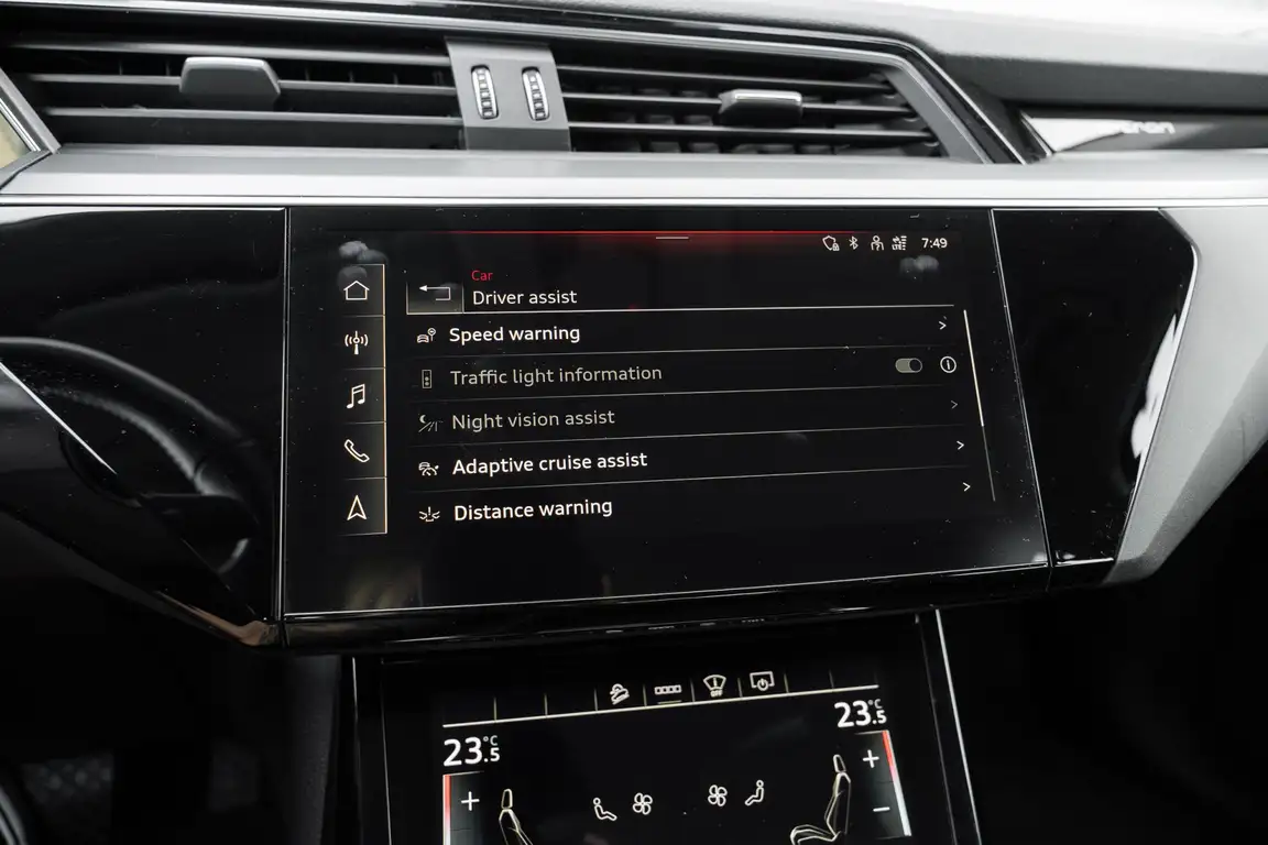 AUDI E-TRON