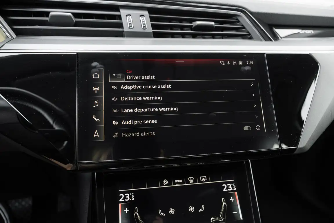 AUDI E-TRON