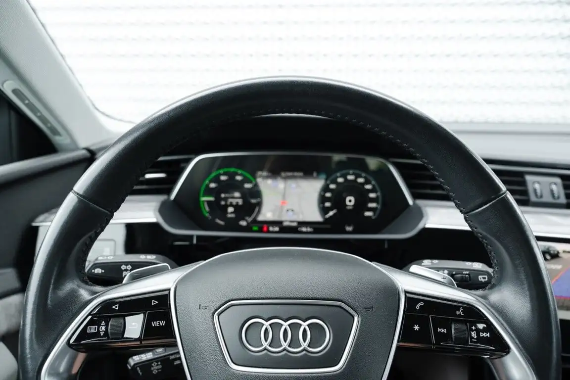 AUDI E-TRON