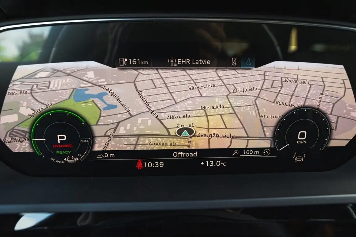 AUDI E-TRON