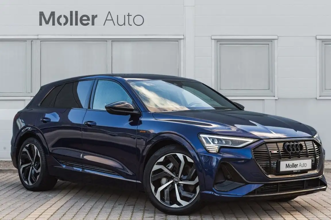 AUDI E-TRON