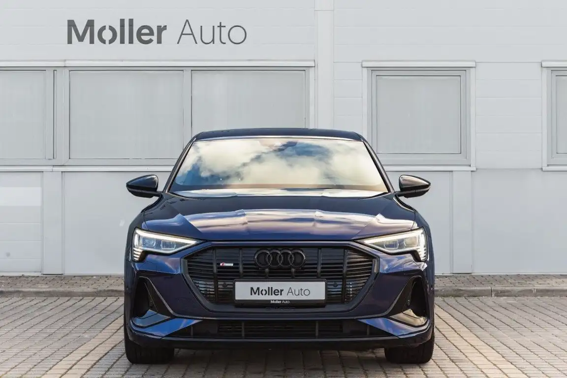 AUDI E-TRON
