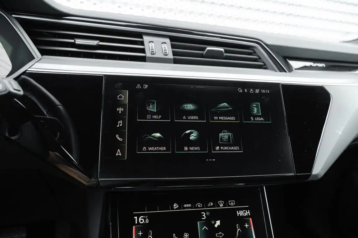 AUDI E-TRON