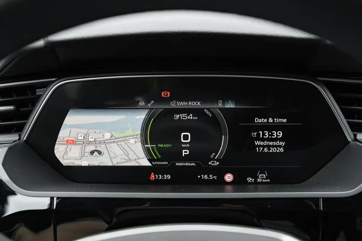 AUDI E-TRON