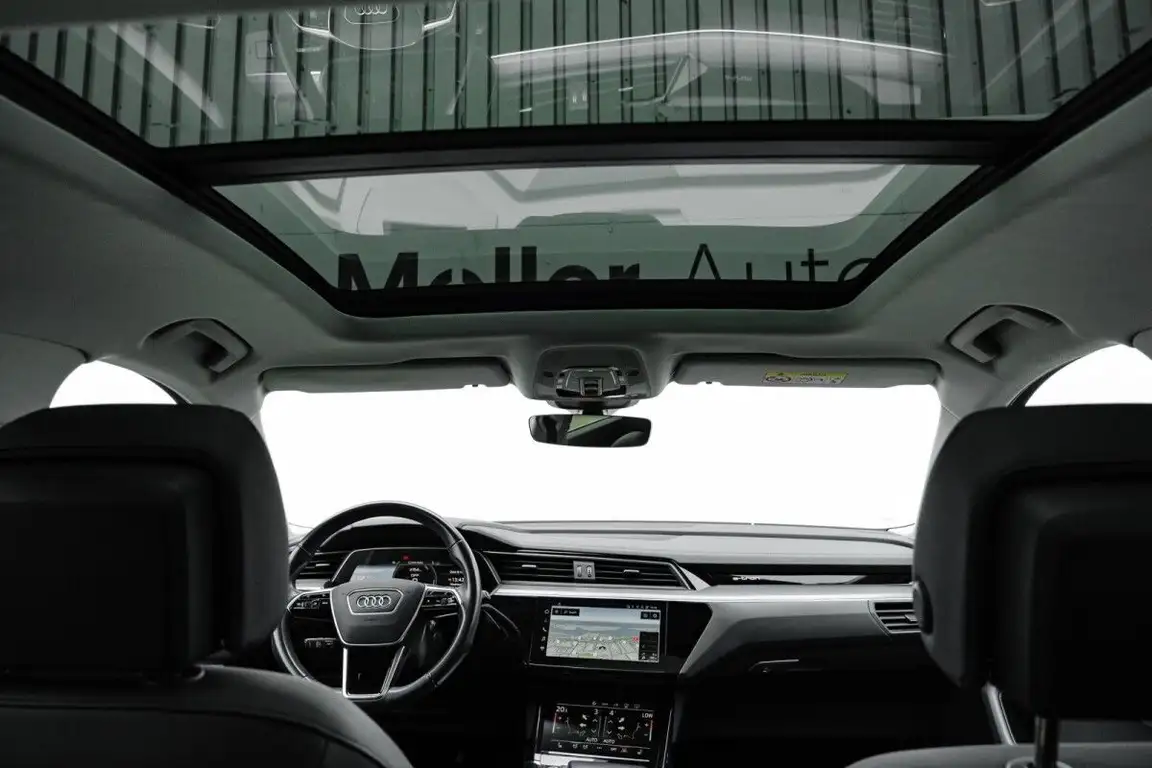 AUDI E-TRON