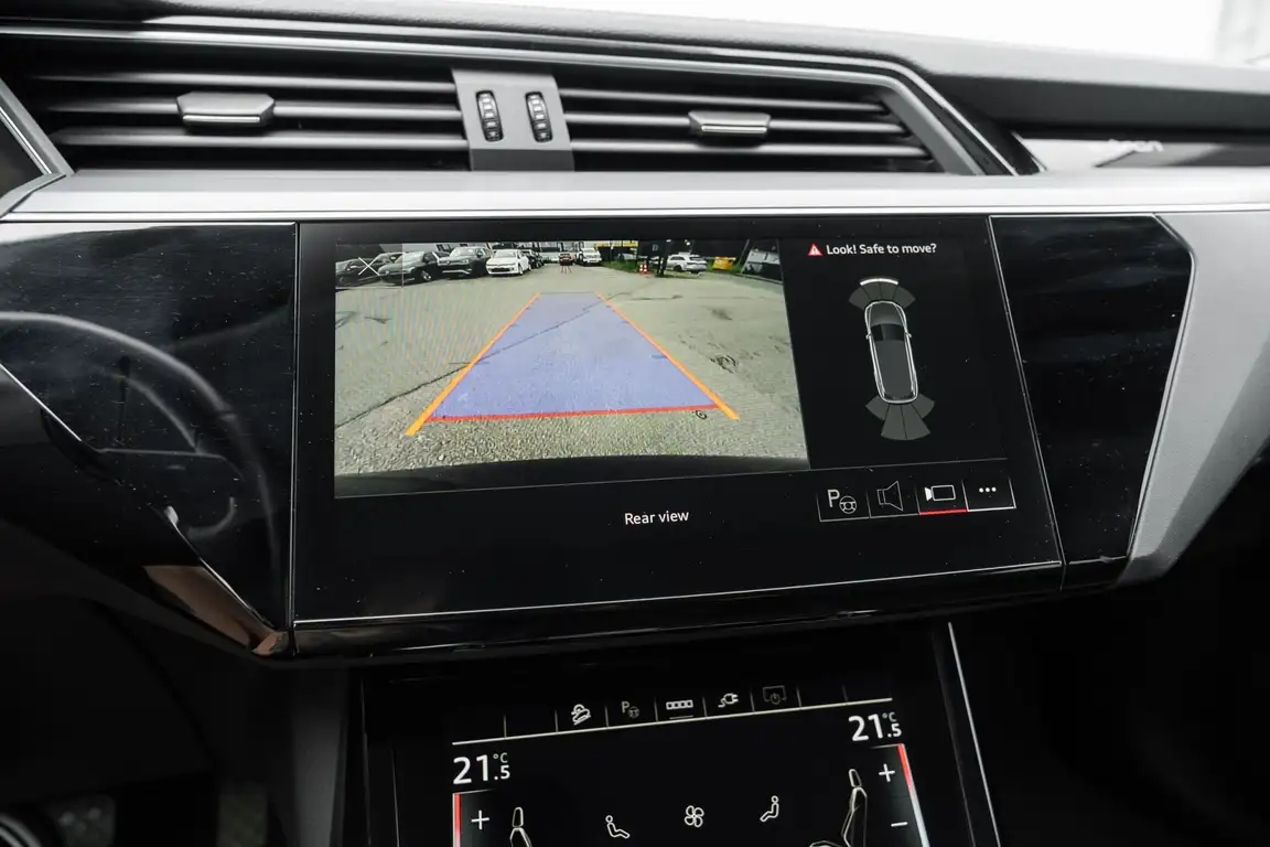 AUDI E-TRON