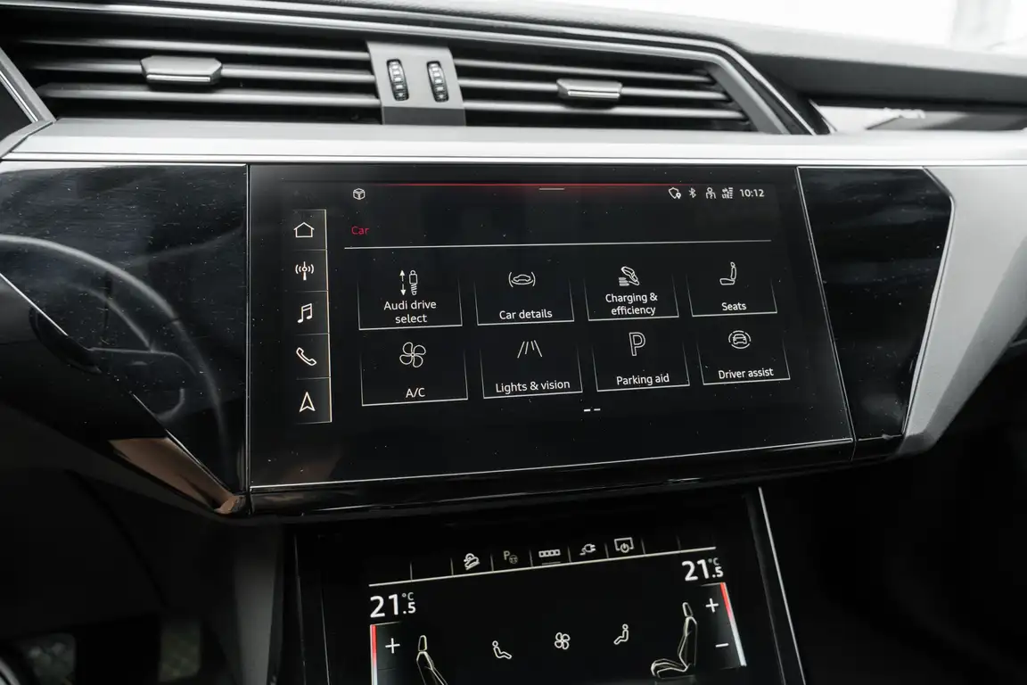 AUDI E-TRON