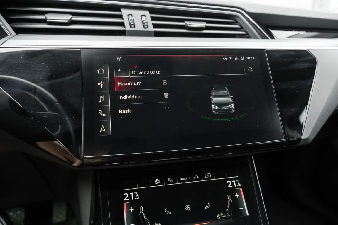 AUDI E-TRON