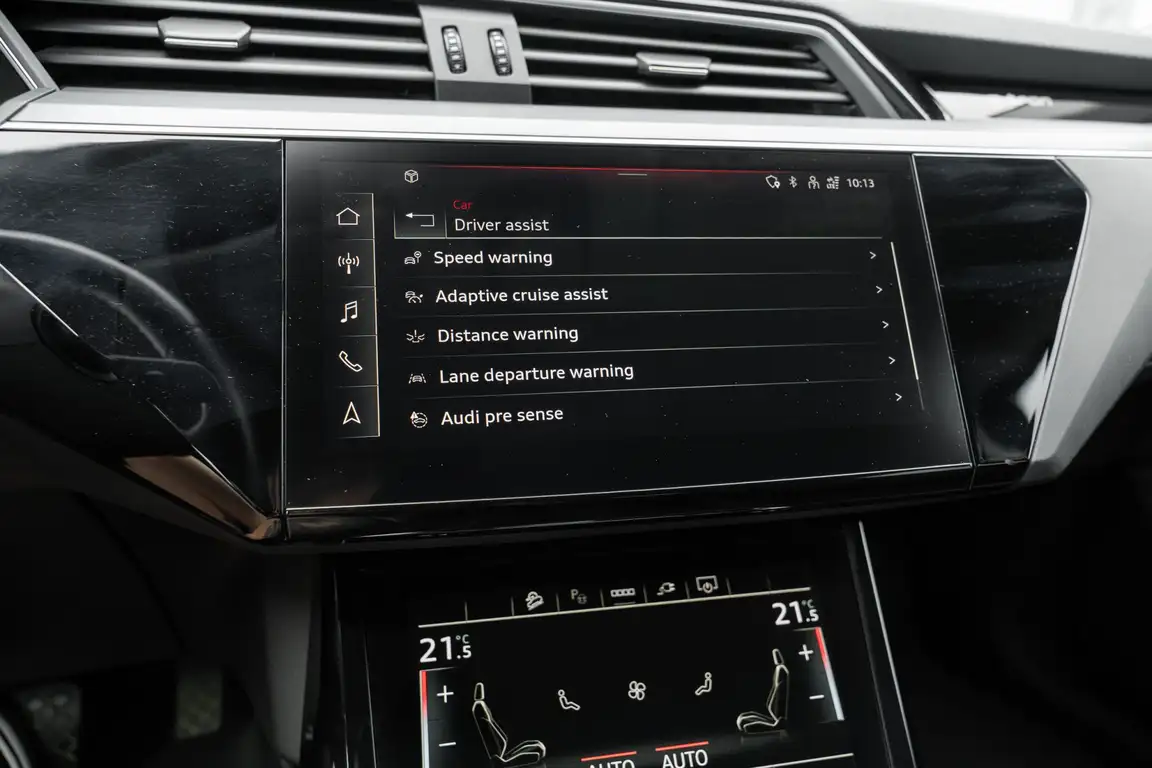 AUDI E-TRON