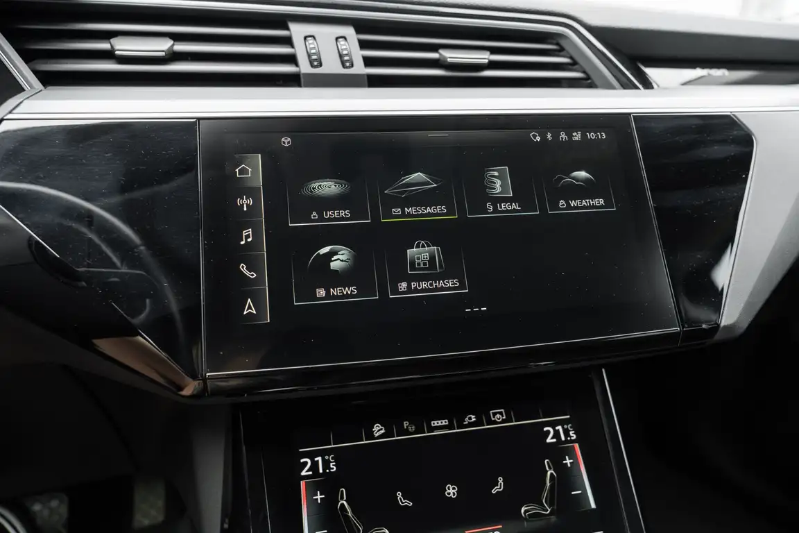 AUDI E-TRON