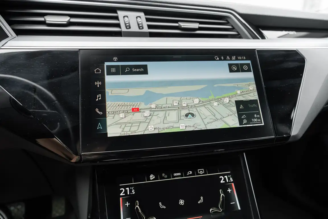 AUDI E-TRON