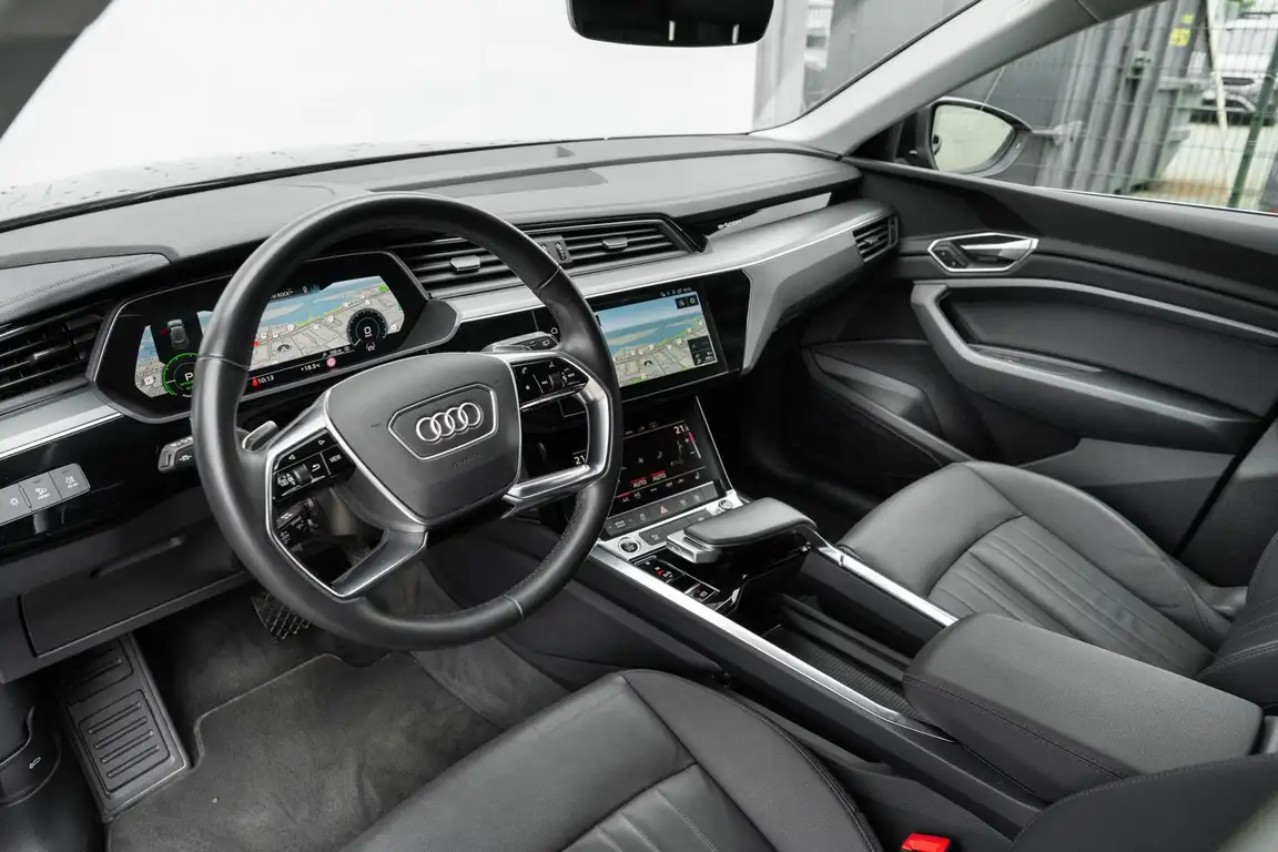 AUDI E-TRON