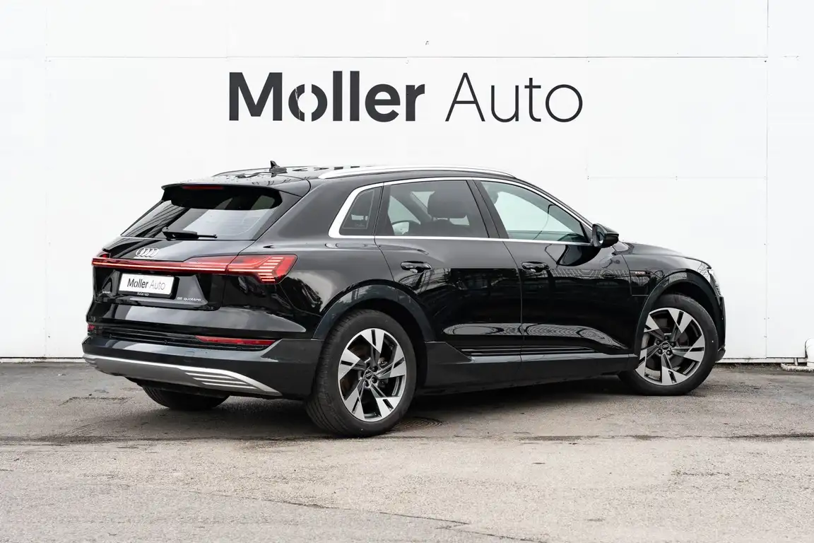 AUDI E-TRON
