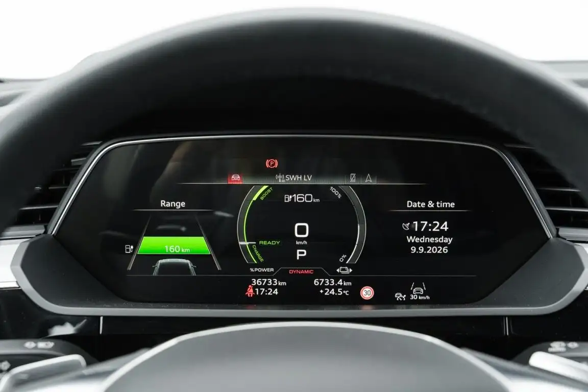 AUDI E-TRON