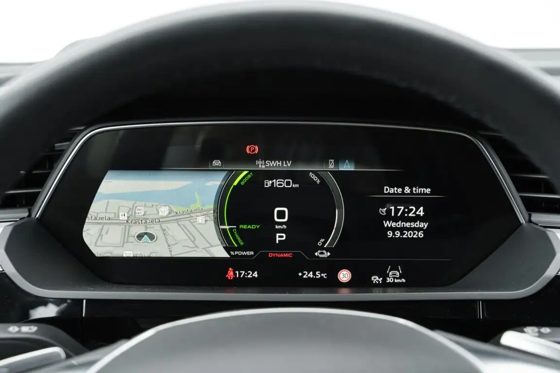 AUDI E-TRON