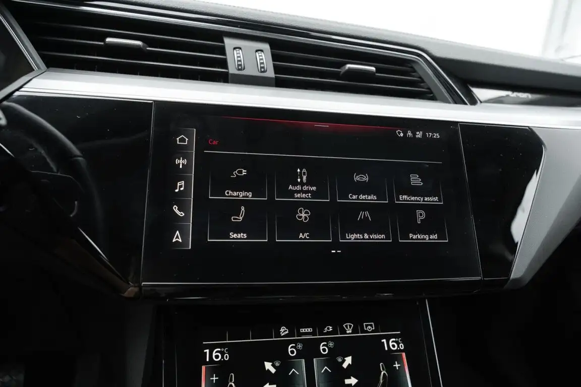 AUDI E-TRON