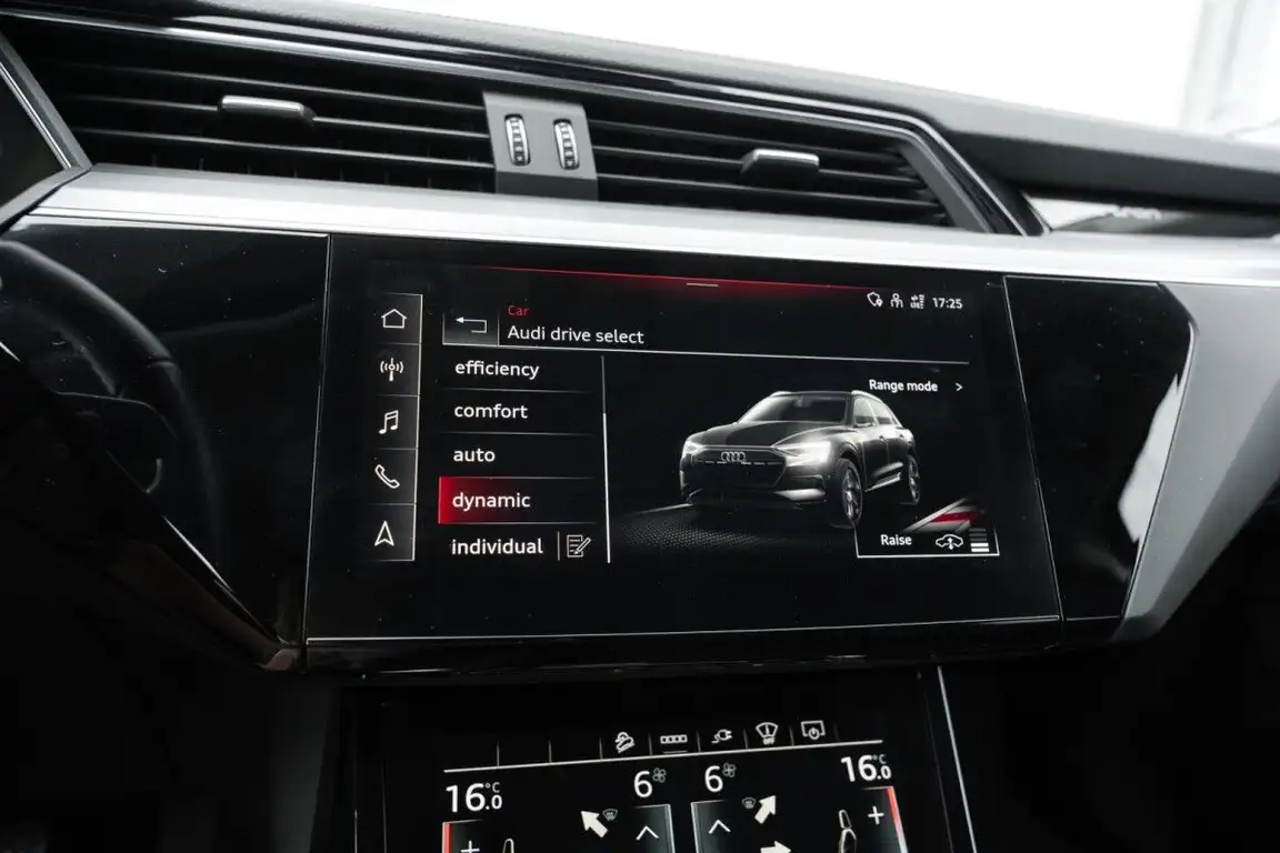 AUDI E-TRON