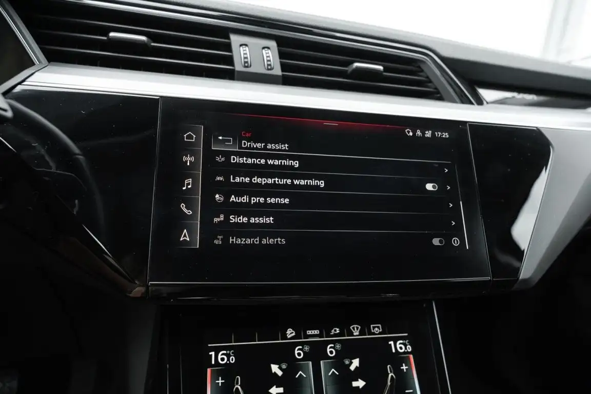 AUDI E-TRON
