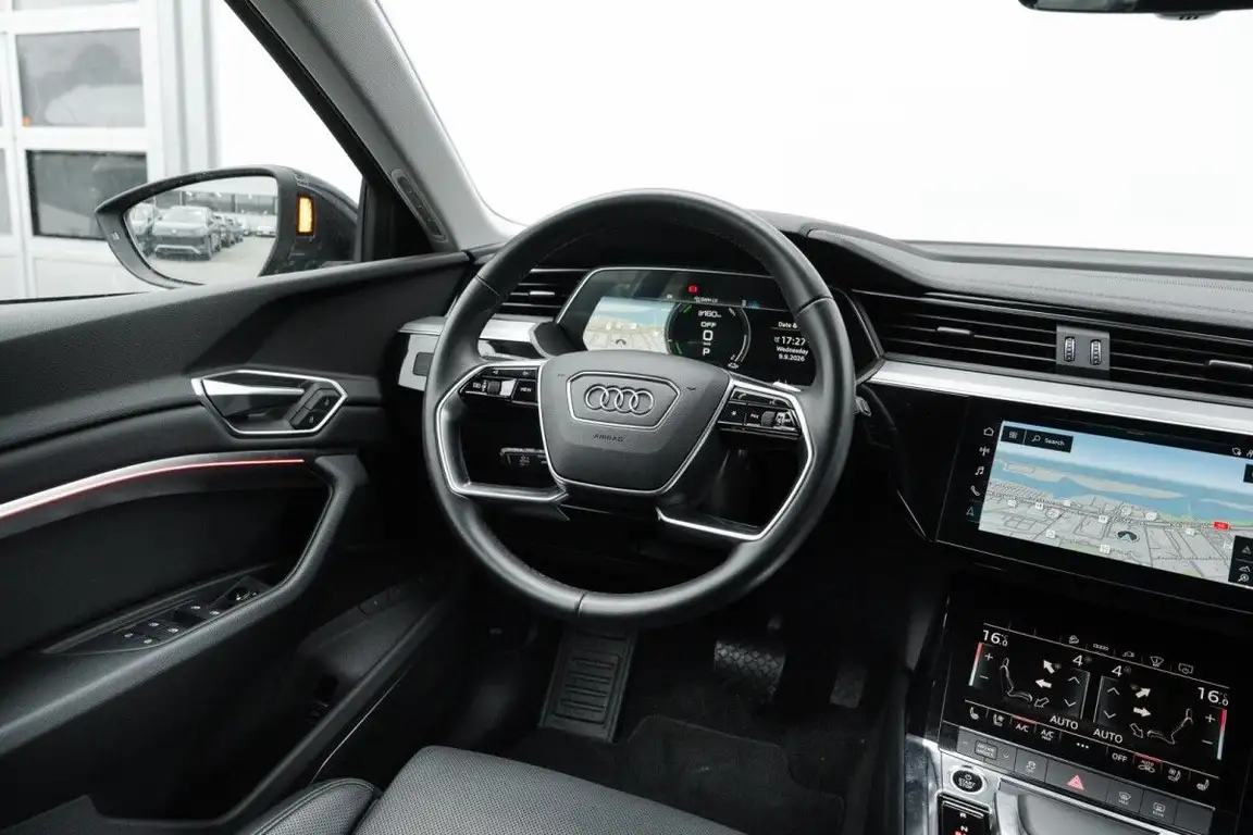 AUDI E-TRON