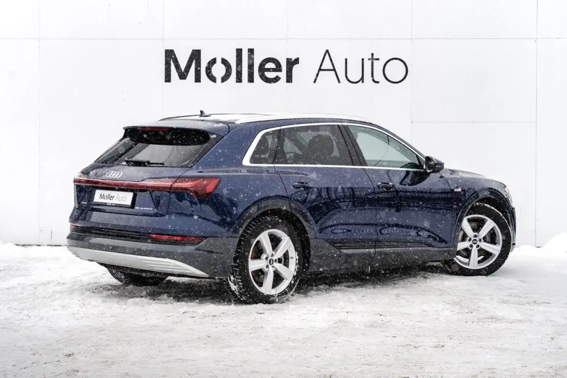 AUDI E-TRON