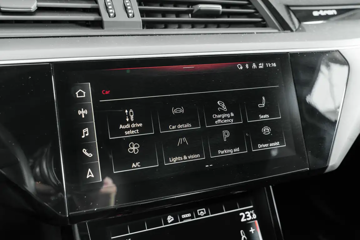 AUDI E-TRON