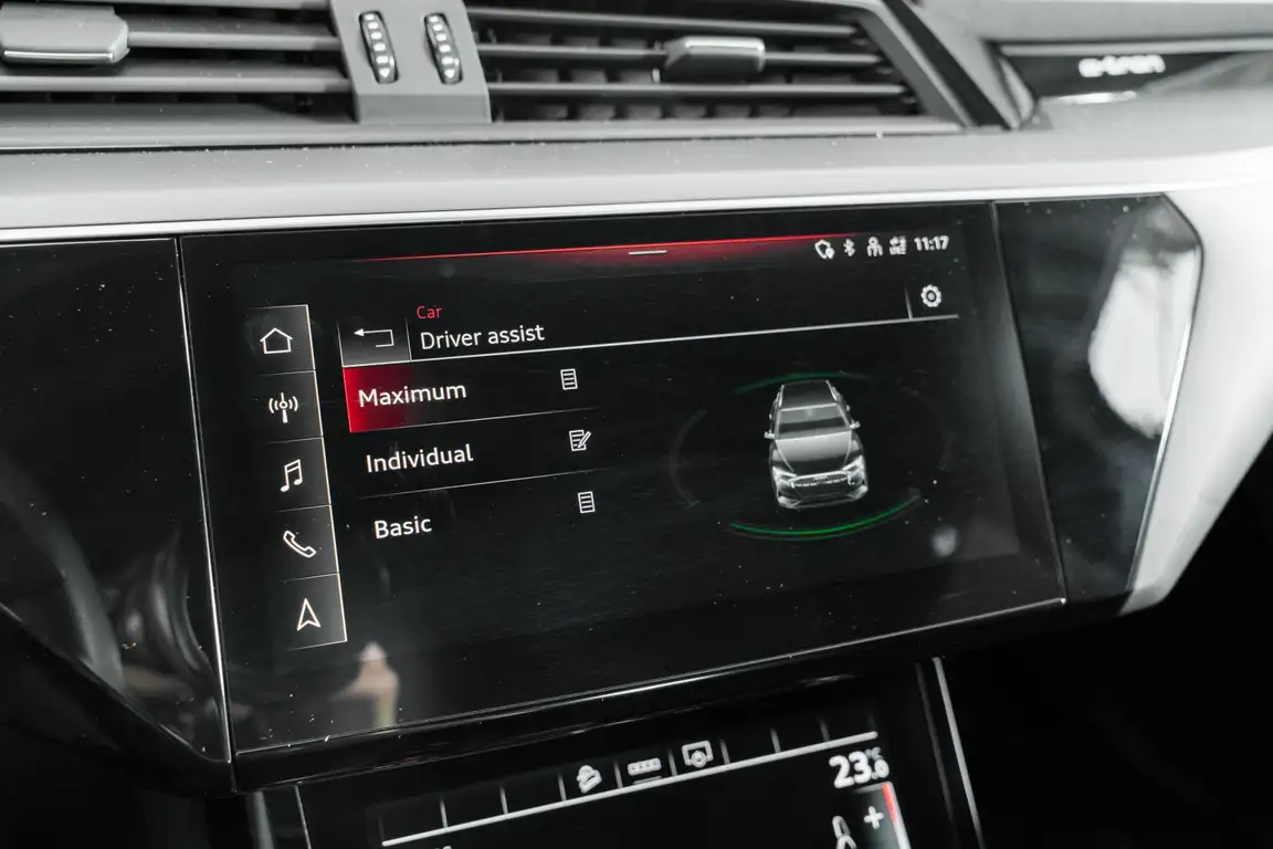AUDI E-TRON